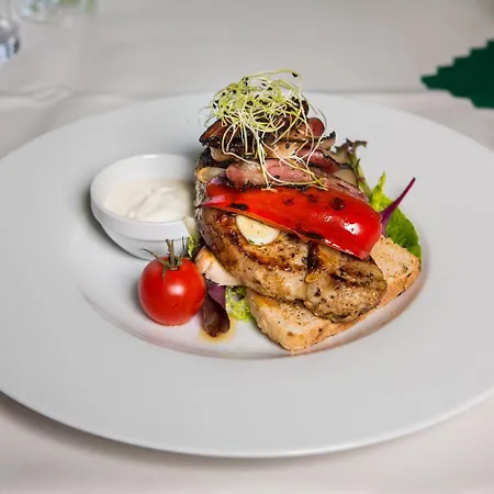 Country Steak Restaurant 3*